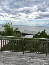 320 Frigate Rdw in Ocean Beach, NY - Building Photo - Building Photo