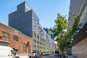 555 Waverly in Brooklyn, NY - Building Photo - Building Photo