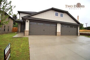 4310 NE 119th St in Oklahoma City, OK - Building Photo