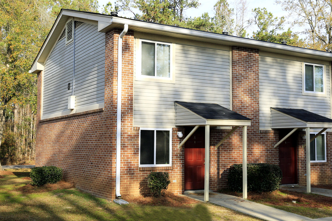 Cedarwood Apartments in St. George, SC - Building Photo