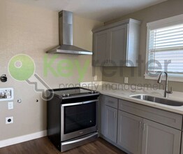 4403 6th Ave in Sacramento, CA - Building Photo - Building Photo