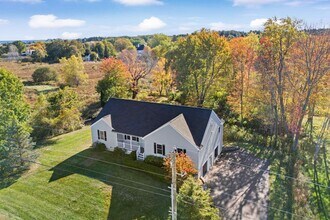 22 Maple Rd in North Hampton, NH - Building Photo - Building Photo