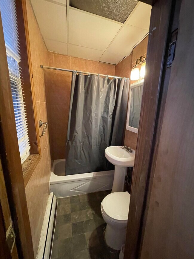 188 Avenue F, Unit 5 in Bayonne, NJ - Building Photo - Building Photo
