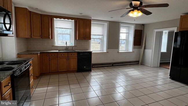 135 Hoffmansville Rd in Barto, PA - Building Photo - Building Photo