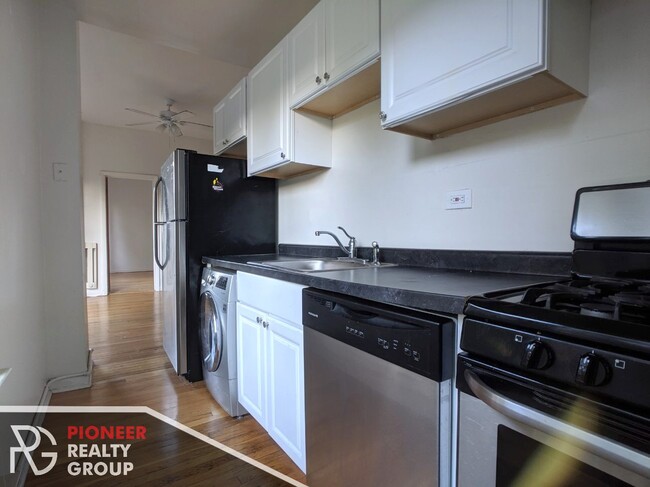 917 W Waveland Ave, Unit 3B