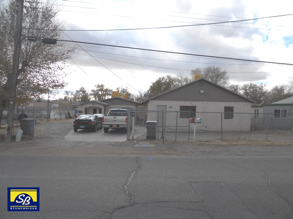 1616 Valley Rd SW in Albuquerque, NM - Building Photo