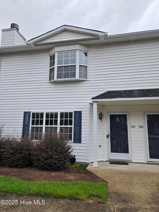 1015 Spring Forest Rd in Greenville, NC - Building Photo