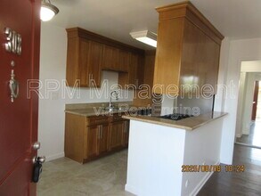 20327 Saticoy St in Los Angeles, CA - Building Photo - Building Photo