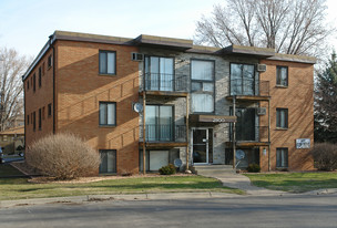 2900 Highcrest Rd Apartments