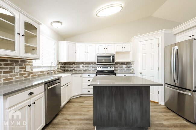 1652 N 2275 W in Clinton, UT - Building Photo - Building Photo