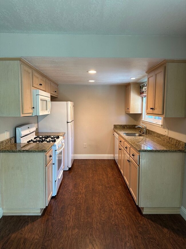 property at 5550 Traffic Way