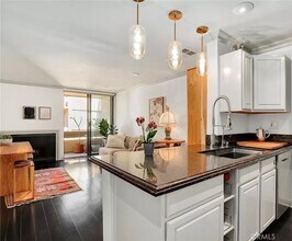 750 Kings Rd, Unit 325 in Los Angeles, CA - Building Photo - Building Photo