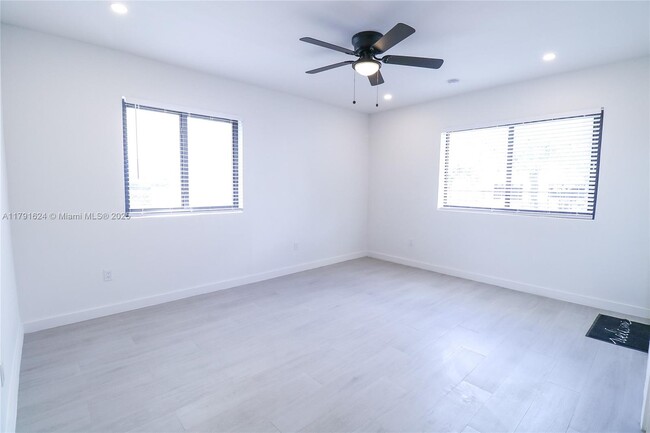 221 SW 11th Ave