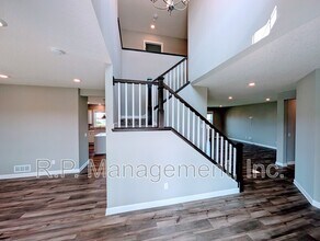 9850 Glacial Valley Rd in Woodbury, MN - Building Photo - Building Photo