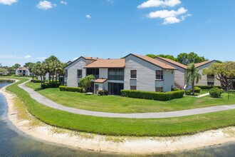 Boca Glades in Boca Raton, FL - Foto de edificio - Building Photo