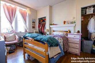 73 Thatcher St, Unit 5 in Brookline, MA - Foto de edificio - Building Photo