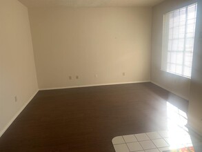 8011 Doe Meadow Dr in Austin, TX - Building Photo - Building Photo