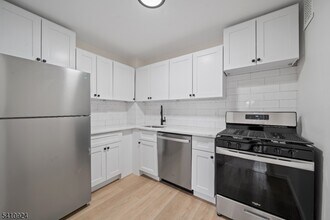 275 Prospect St in East Orange, NJ - Building Photo - Building Photo