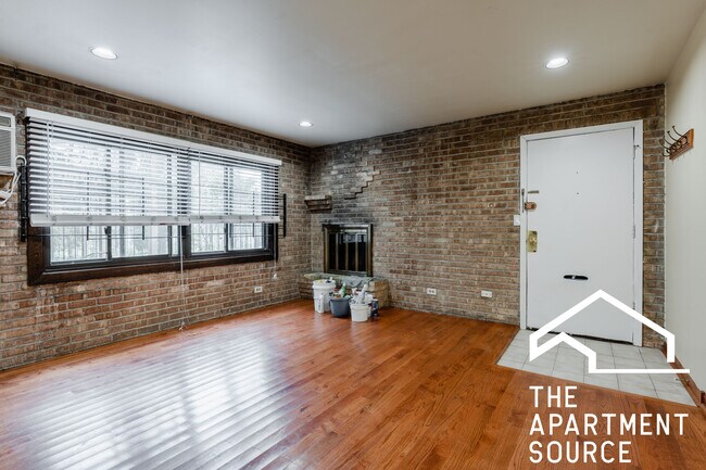 715 W Diversey Pky, Unit 2 in Chicago, IL - Building Photo - Building Photo