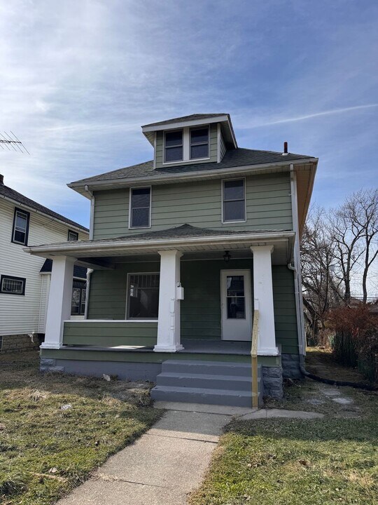 534 S Oakland Ave in Sharon, PA - Building Photo