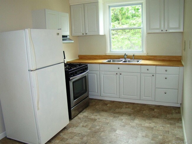 28 Vernon Terrace in Poughkeepsie, NY - Building Photo - Building Photo