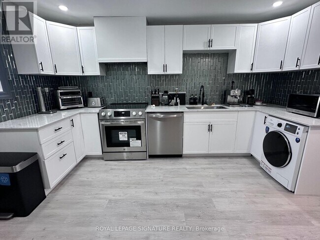 50 Freeman St in Toronto, ON - Building Photo - Building Photo