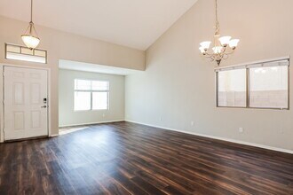 4738 N 111th Ln in Phoenix, AZ - Building Photo - Building Photo