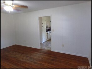 107 S Holly St in Beebe, AR - Building Photo - Building Photo