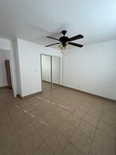 9807 San Antonio Ave in South Gate, CA - Building Photo - Building Photo