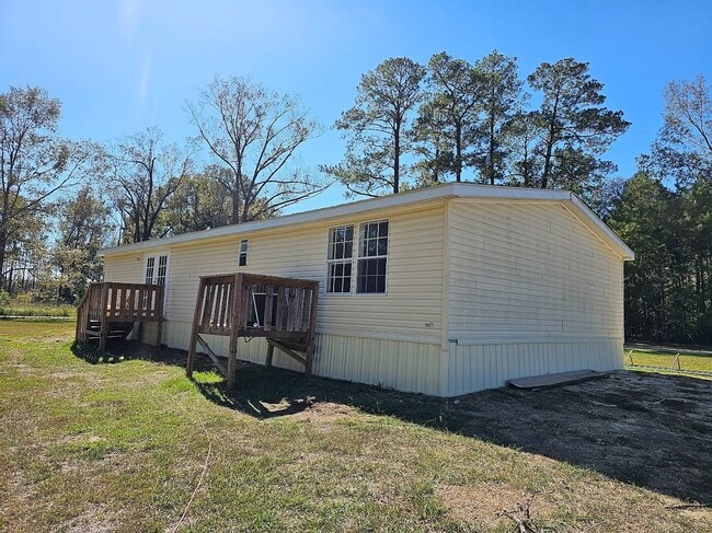 24008 Joe Gayle Rd in Livingston, LA - Building Photo - Building Photo