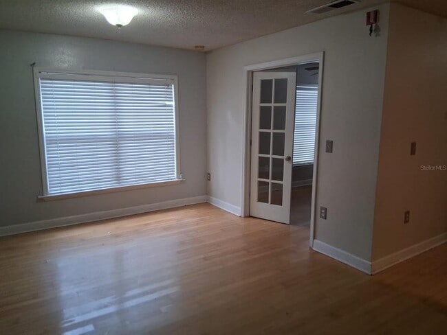 2031 Dixie Belle Dr in Orlando, FL - Building Photo - Building Photo