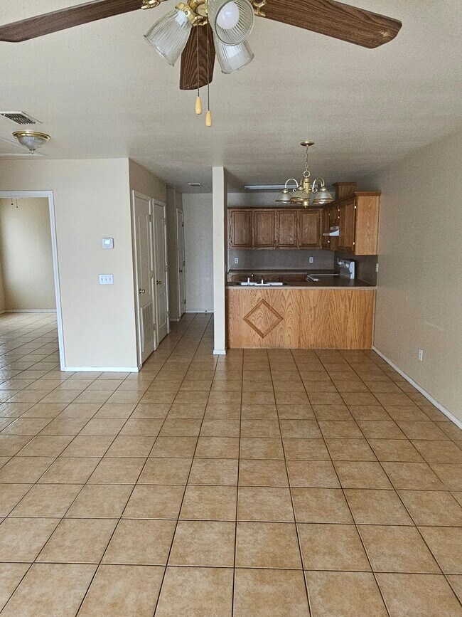 1006 Lilia Dr, Unit 152 in Weslaco, TX - Foto de edificio - Building Photo