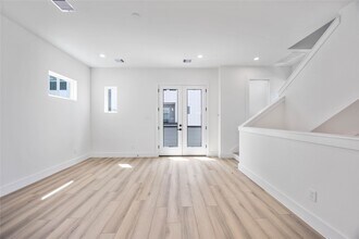 6735 Peerless St in Houston, TX - Building Photo - Building Photo