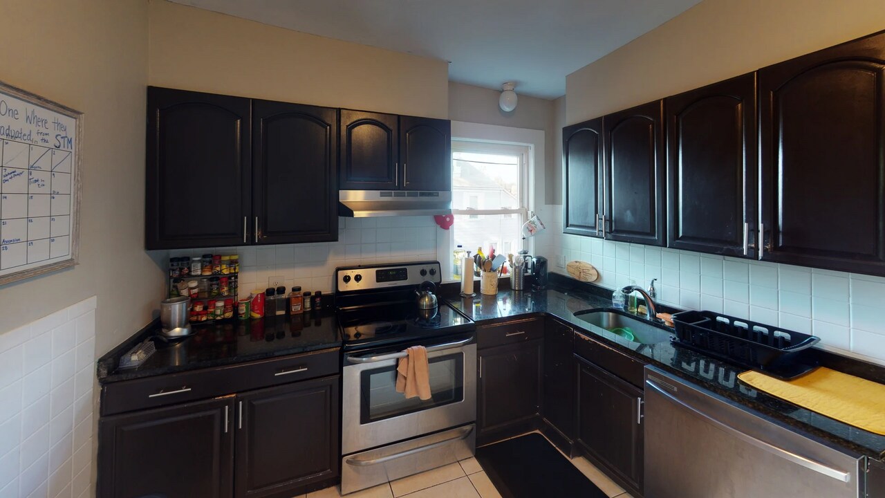 71-73 Chestnut Hill Ave, Unit 71-73 in Boston, MA - Building Photo