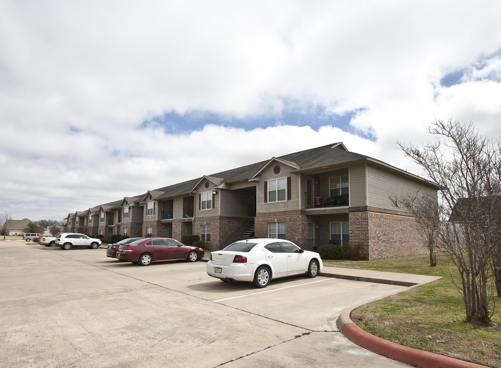 100 Deacon Dr in College Station, TX - Building Photo