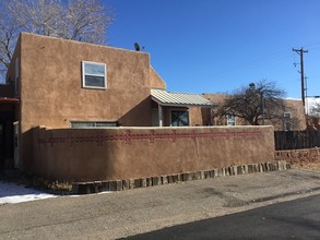 812 Calle Saragosa in Santa Fe, NM - Building Photo - Building Photo