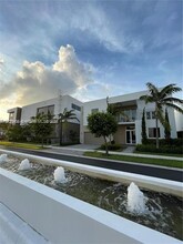 10061 NW 75th St in Doral, FL - Building Photo - Building Photo