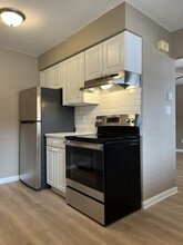 15525 East 10 Mile Road in Eastpointe, MI - Building Photo - Interior Photo