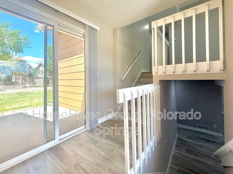 7475 Waterwheel St in Colorado Springs, CO - Foto de edificio