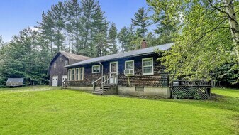 219 Pleasant St in Monson, ME - Building Photo