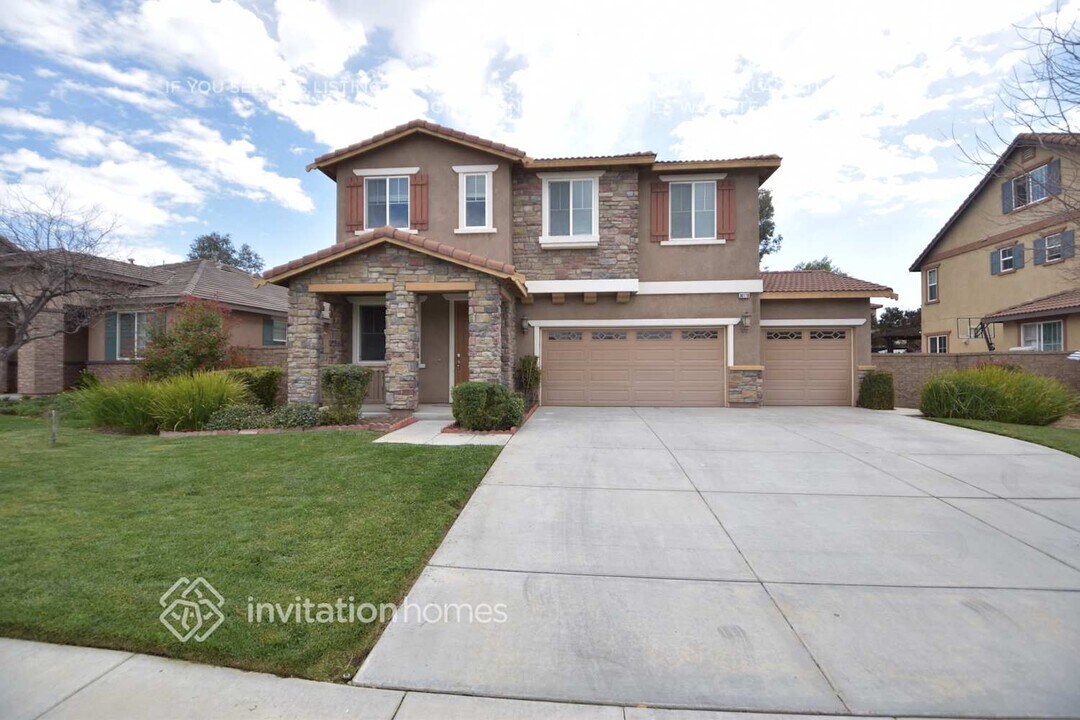 30178 Linden Gate Ln in Menifee, CA - Building Photo