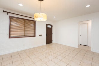 608 W Jonquil Ave in McAllen, TX - Building Photo - Building Photo