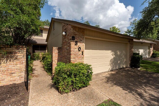 8301 Greenslope Dr in Austin, TX - Building Photo - Building Photo