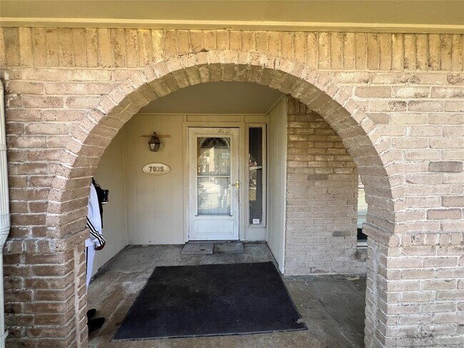 7035 Laughlin Dr in Missouri City, TX - Building Photo - Building Photo