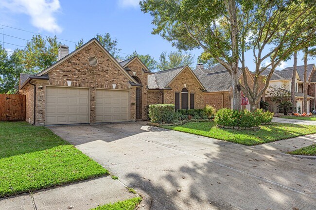 17219 Crown Meadow Ct in Houston, TX - Foto de edificio - Building Photo