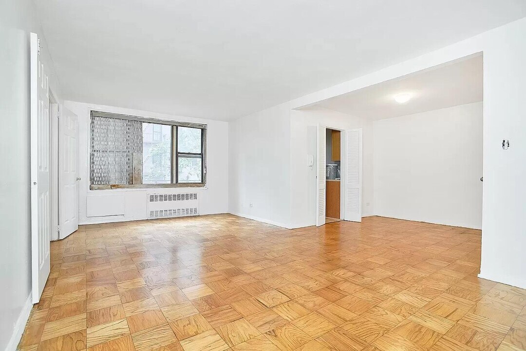 310 Lenox Rd in Brooklyn, NY - Building Photo