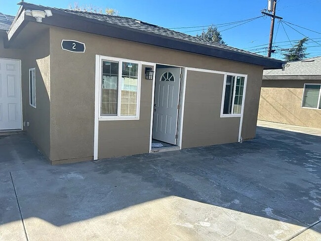 property at 3264 N Stoddard Ave
