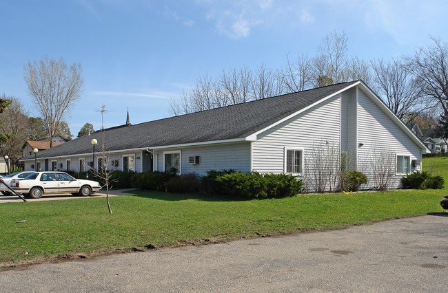 309 1st Ave SE in Lonsdale, MN - Foto de edificio - Building Photo