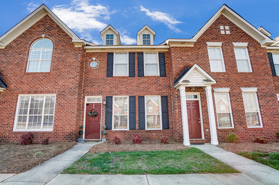 The Arbors in Gastonia, NC - Building Photo