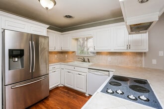 320 Southridge Dr in Ridgeland, MS - Building Photo - Building Photo